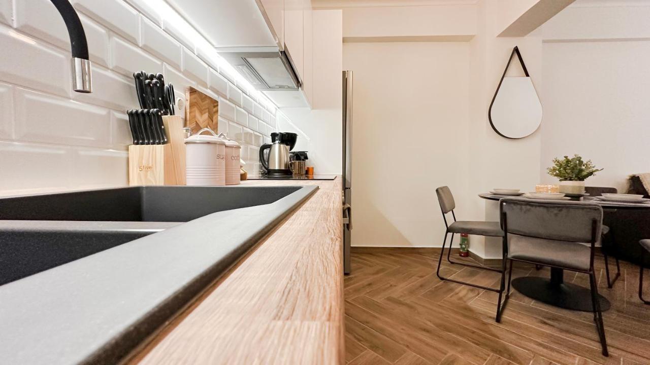 Valtetsiou Central 50Sqm Apt In Athens Lägenhet Exteriör bild